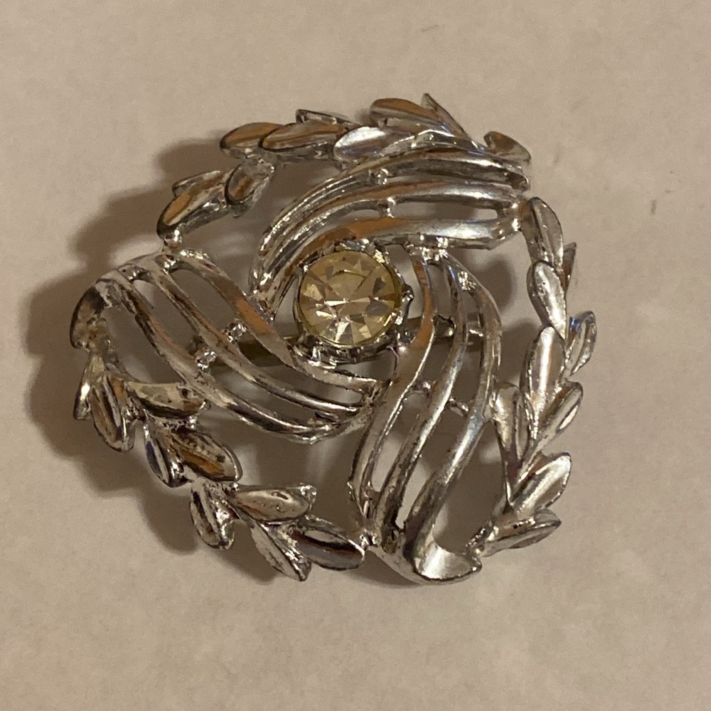 Silvertone Rhinestone Pin - Picture 15 of 16